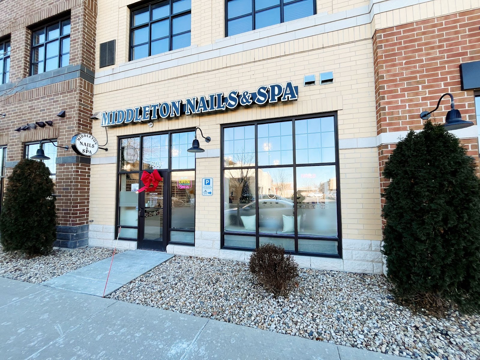 Middleton Nails & Spa nail photo 8